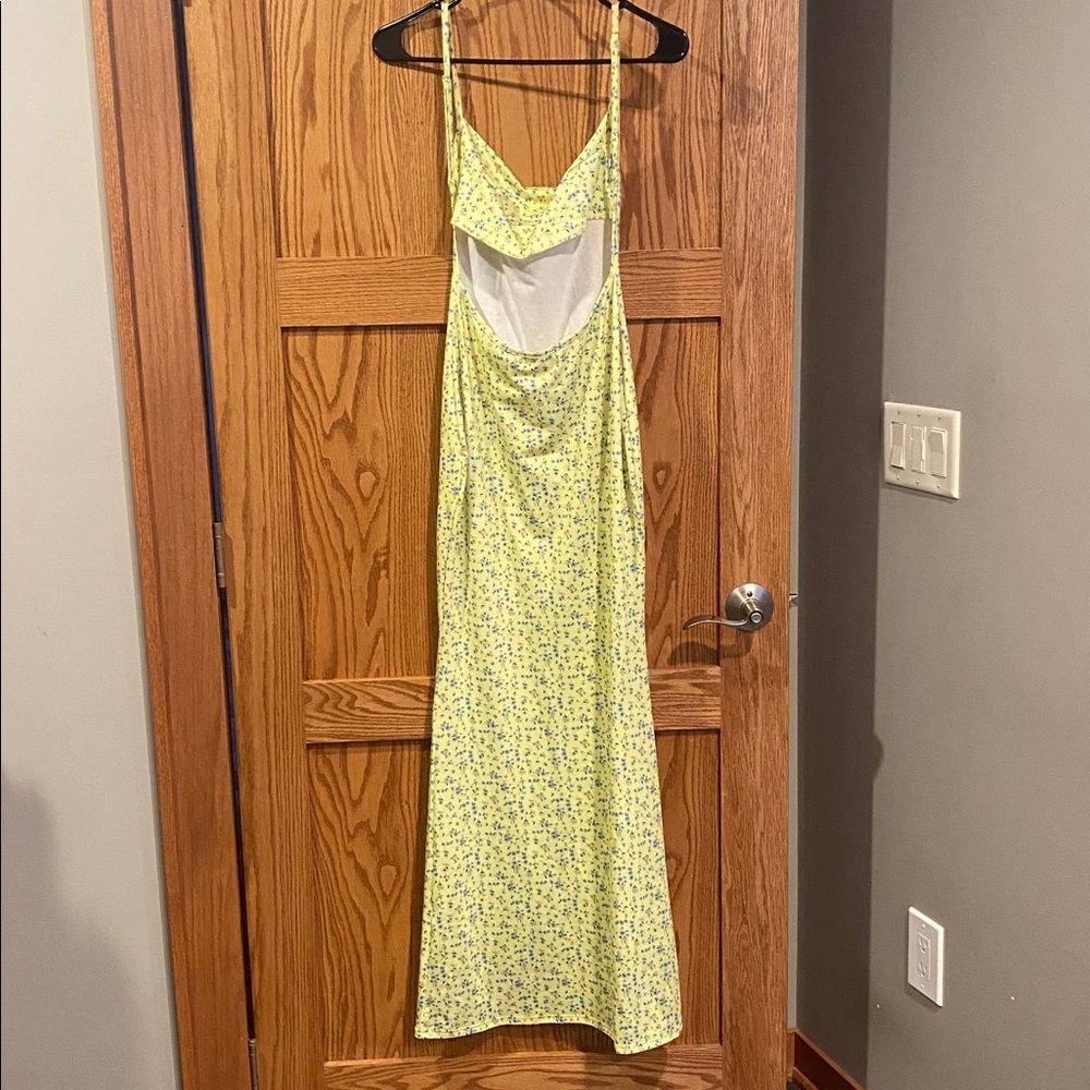 Floral Yellow Maxi Dress Size Large - Picture 6 of 8